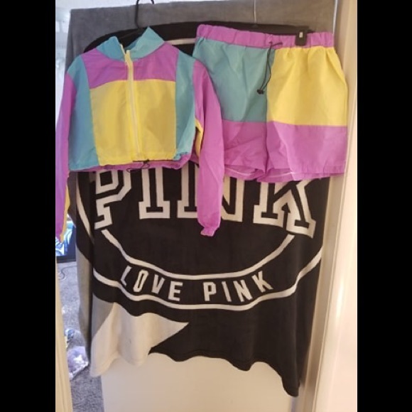 Color Splashed Short Set - Picture 3 of 3